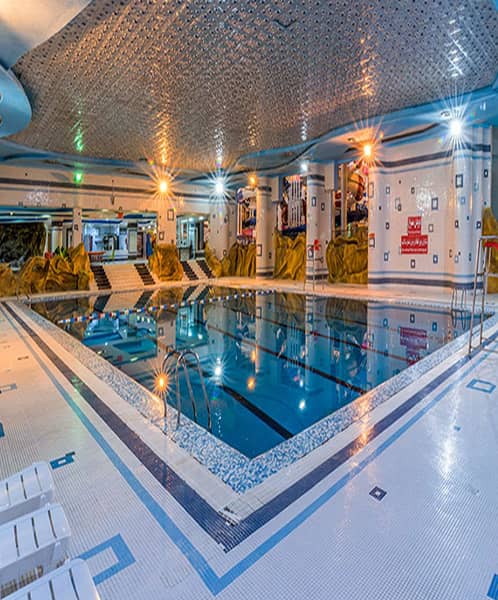 حديقة أرض الأمواج الهادرة المائية